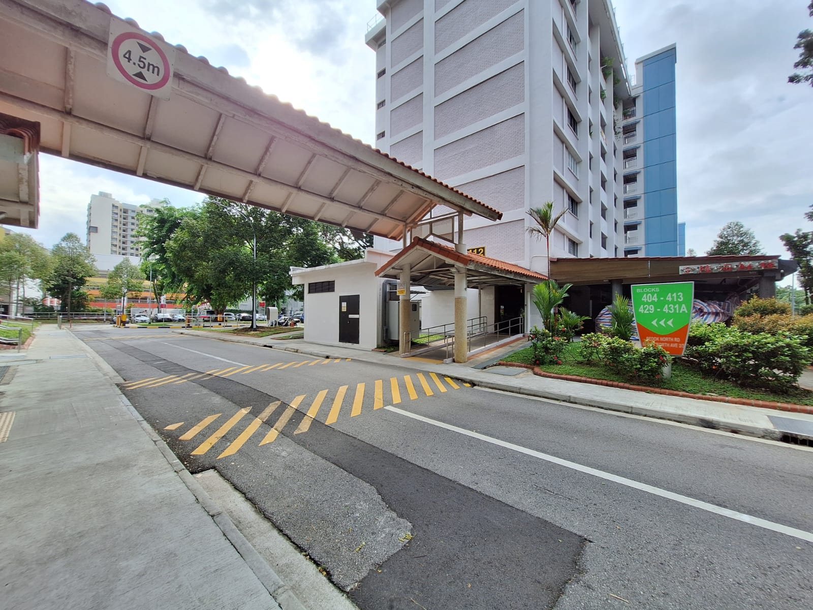 Carpark entry for block 412 and block 413